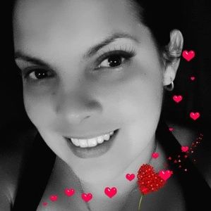 Meet your Posher, Yaima